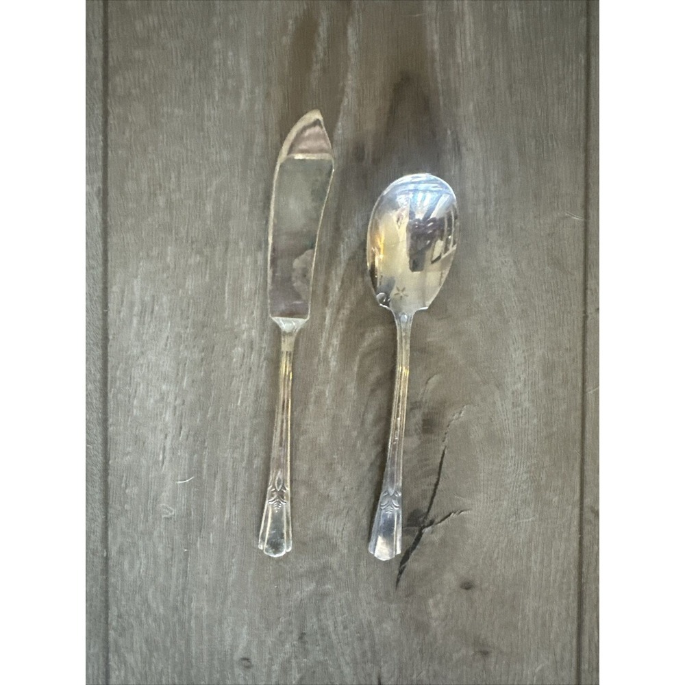Vtg Court Silverplate ~ International ~‎ SOVEREIGN ~ sugar spoon & butter Knife